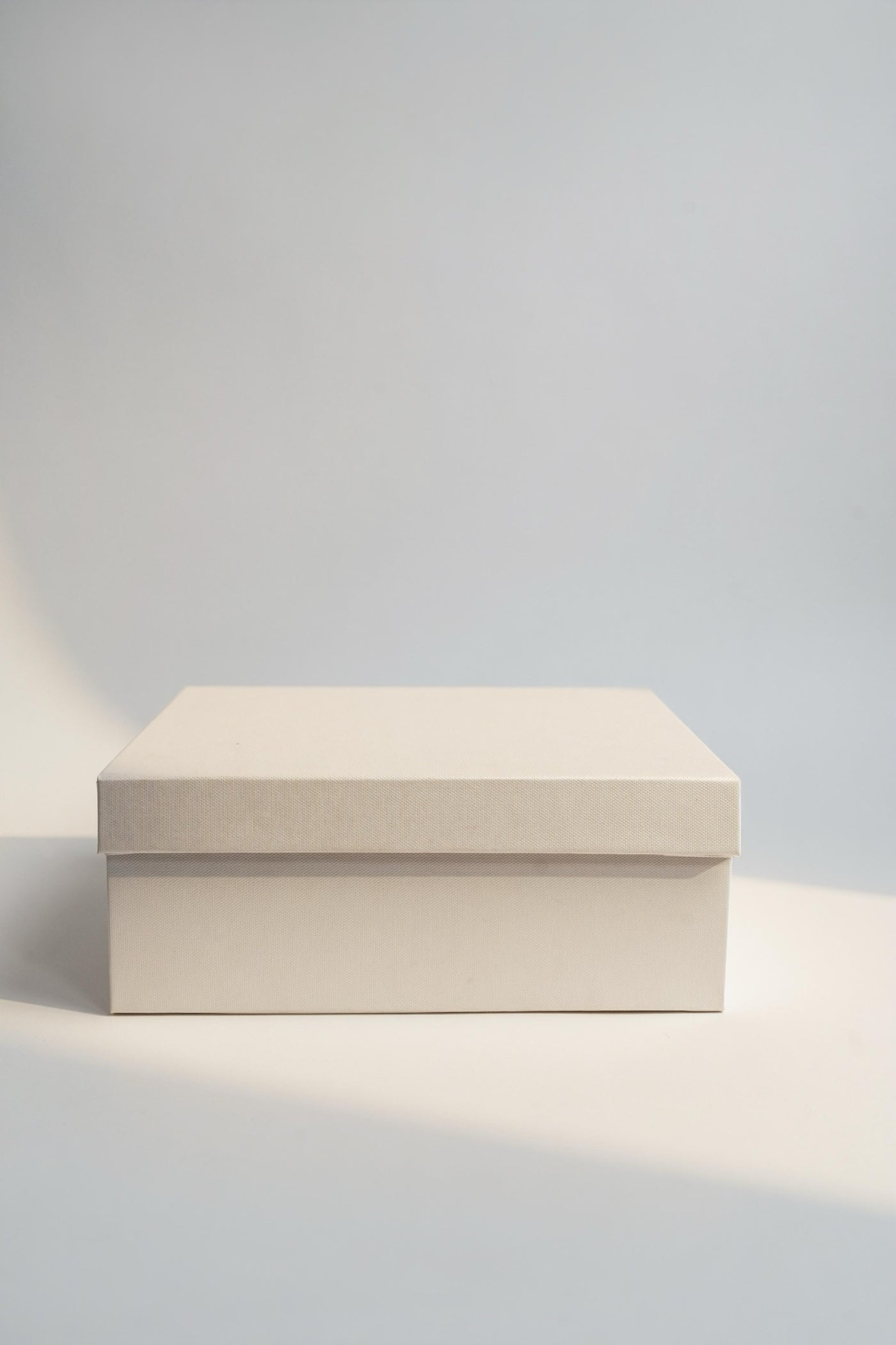 White Lid Collapsible Box